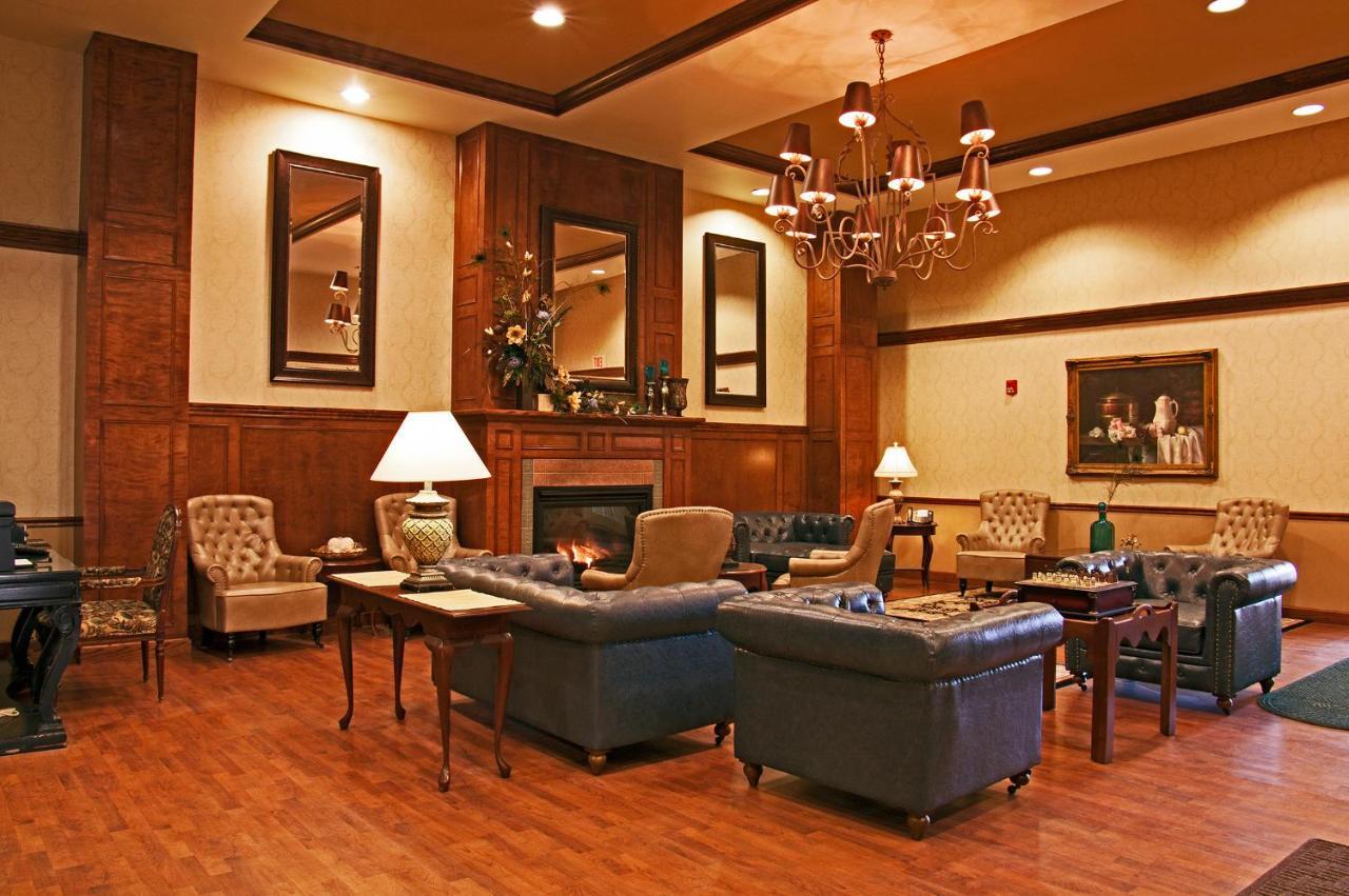D. & Hotel 3*